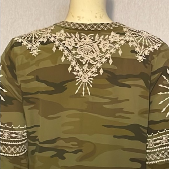 Johnny Was ,workshop,camouflage , embroidered blouse, size Small - Picture 2 of 11